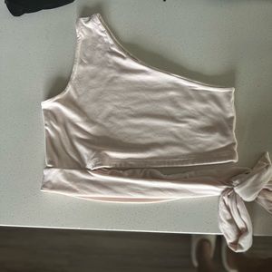 ONE SHOULDER CROP TOP